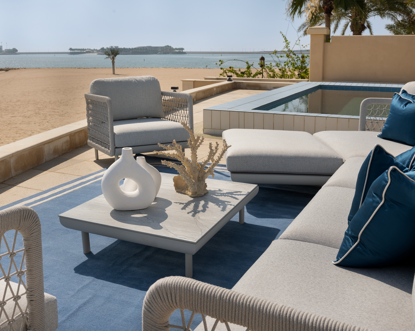 OUTDOOR LOUNGE FURNITURE