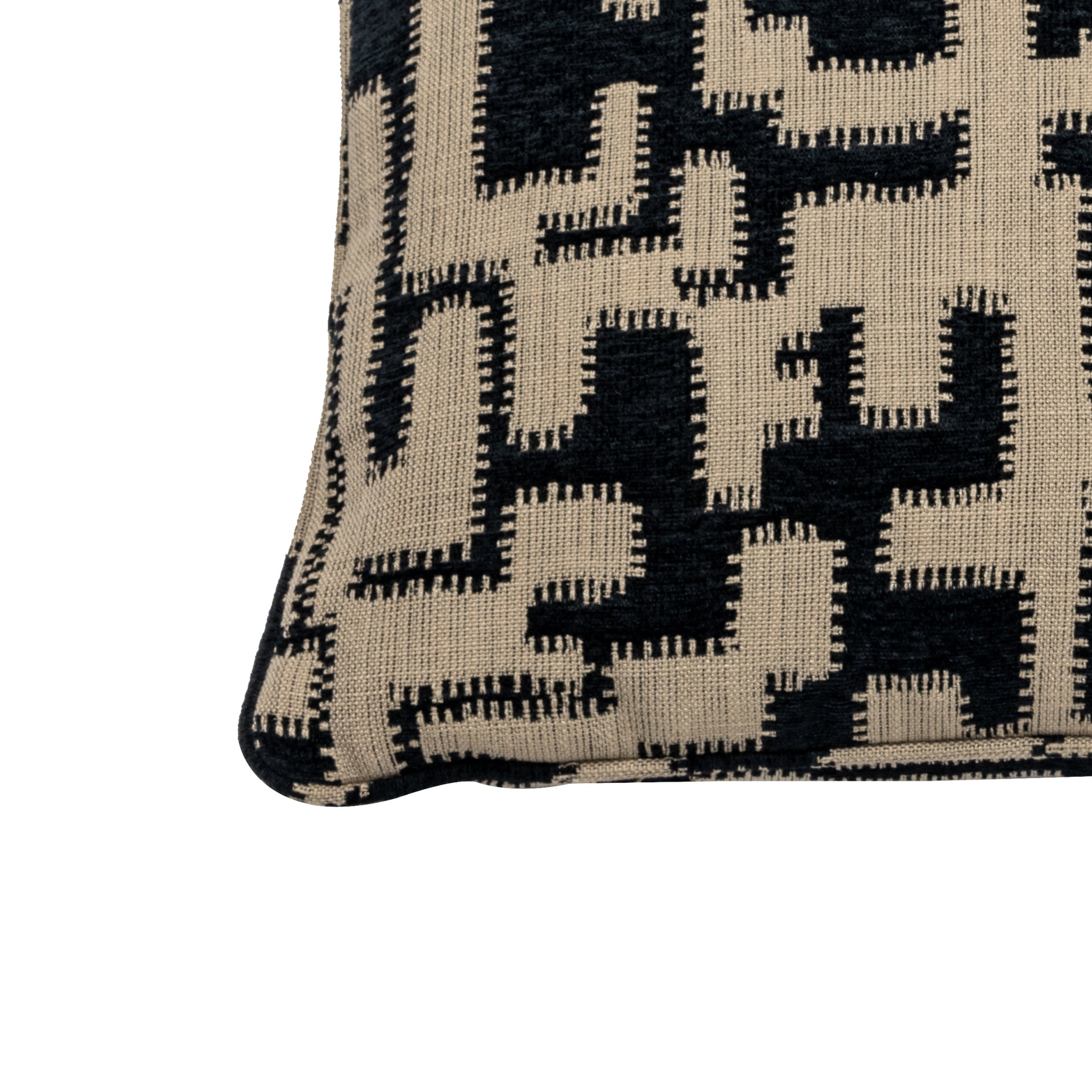 ASTON NOIR THROW
PILLOW