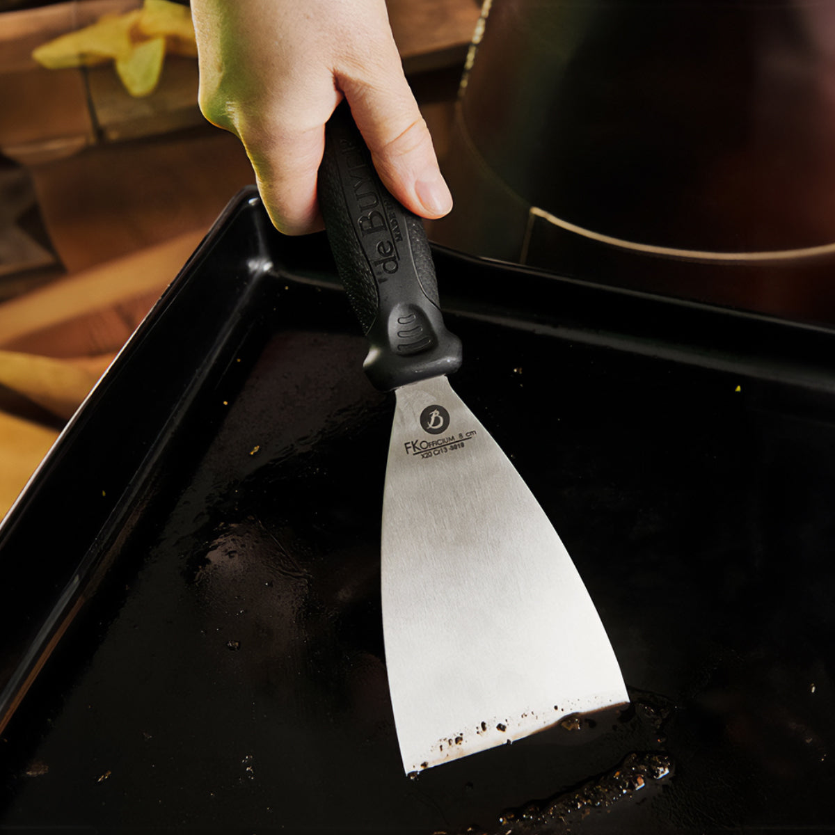 TRIANGULAR SPATULA FKOFFICIUM