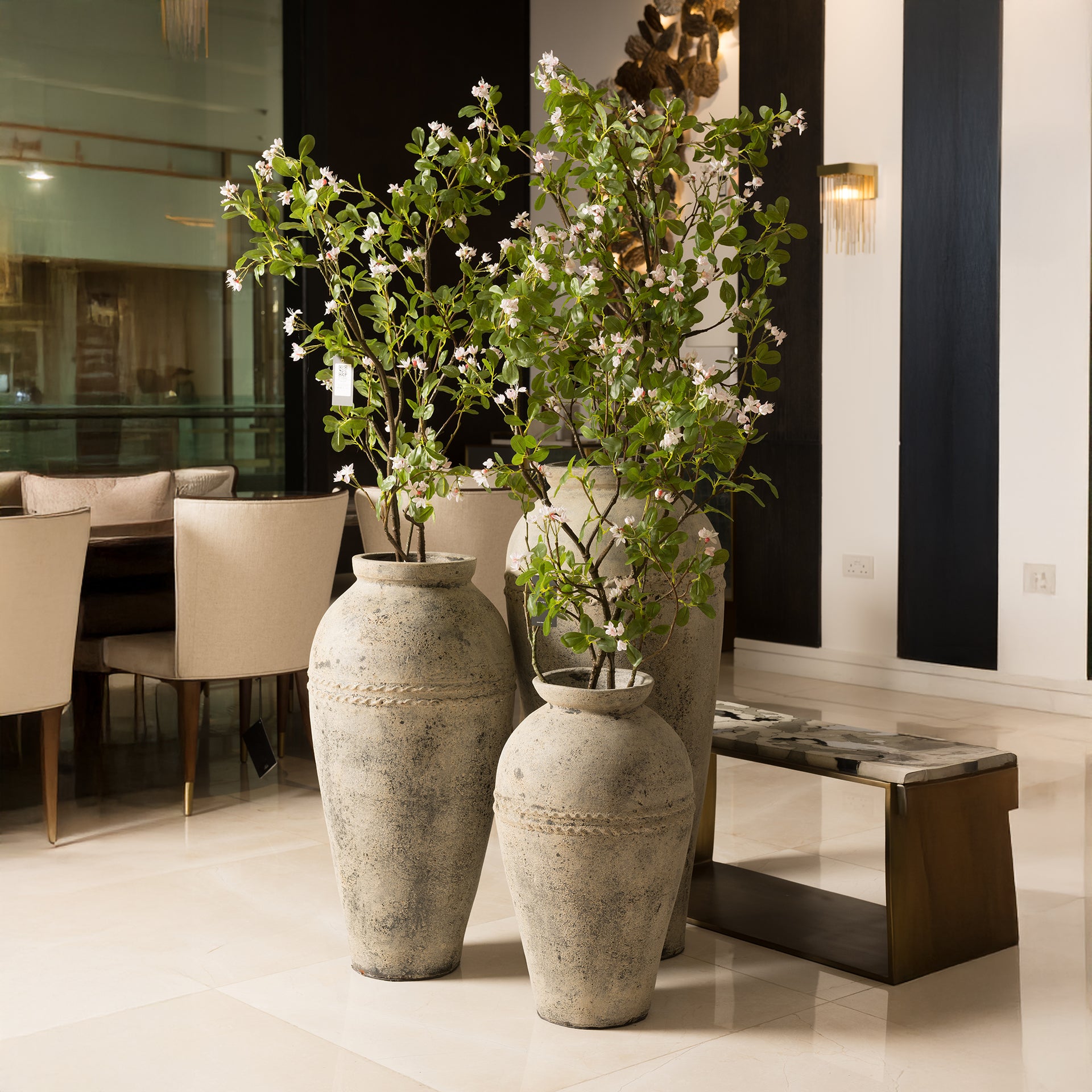 TIERA MANA MEDIUM LIP JAR