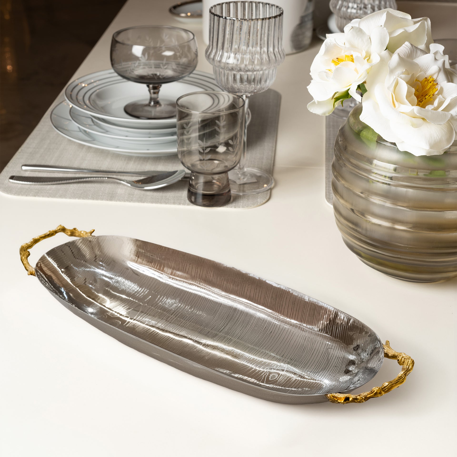 DISH OVAL LONG WITH WOOD-ETCHED HANDLE