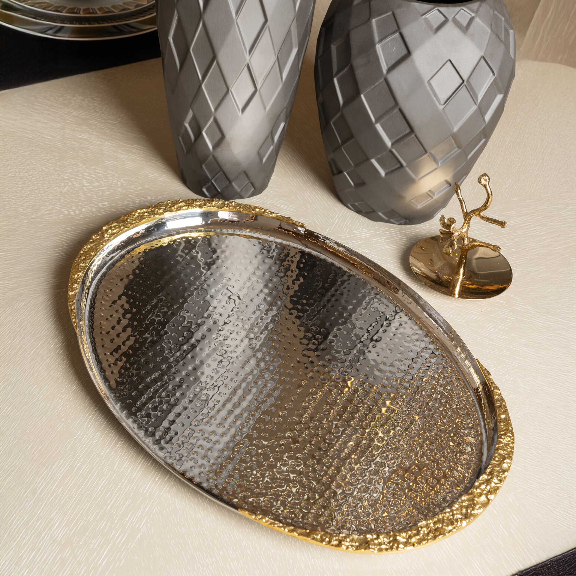 OVAL TRAY WITH MOON HANDLE