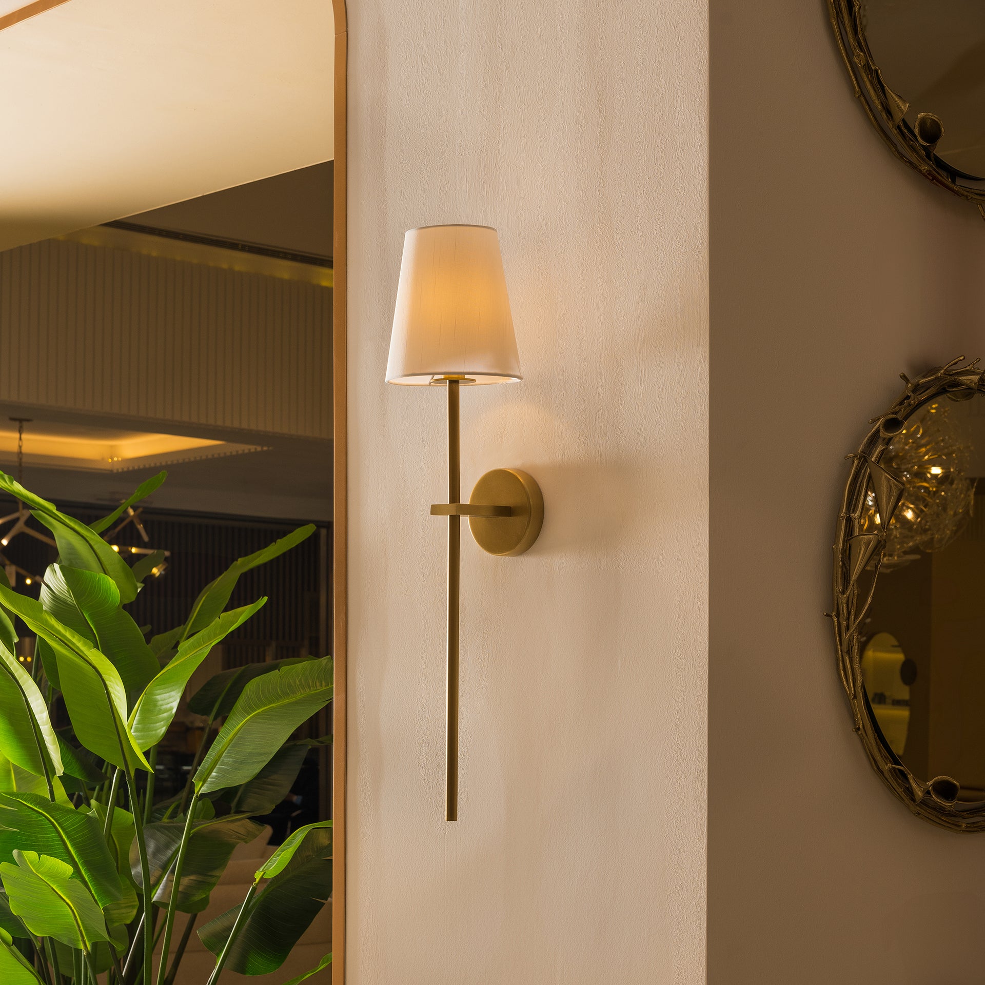 AVICE WALL LAMP