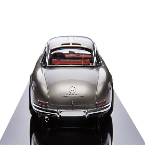 MERCEDES-BENZ GULLWING COUPE SILVER