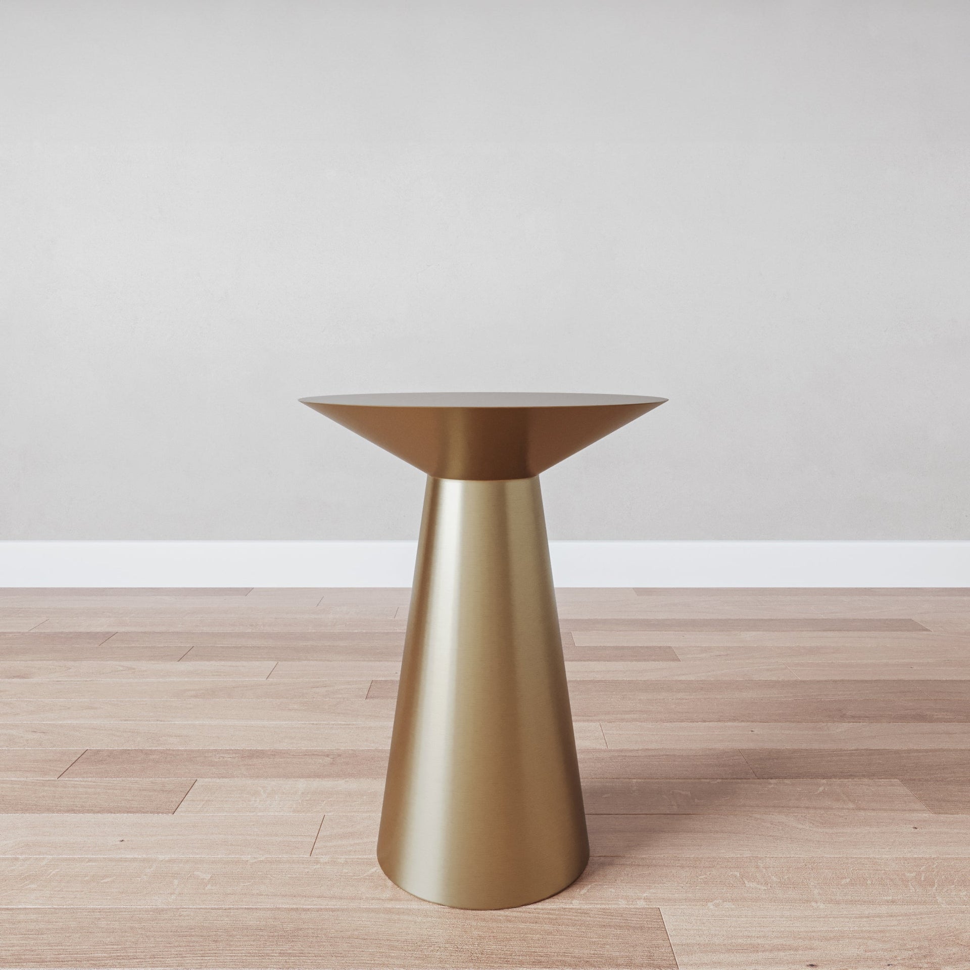 ROUNDING BRASS PETITE END TABLE