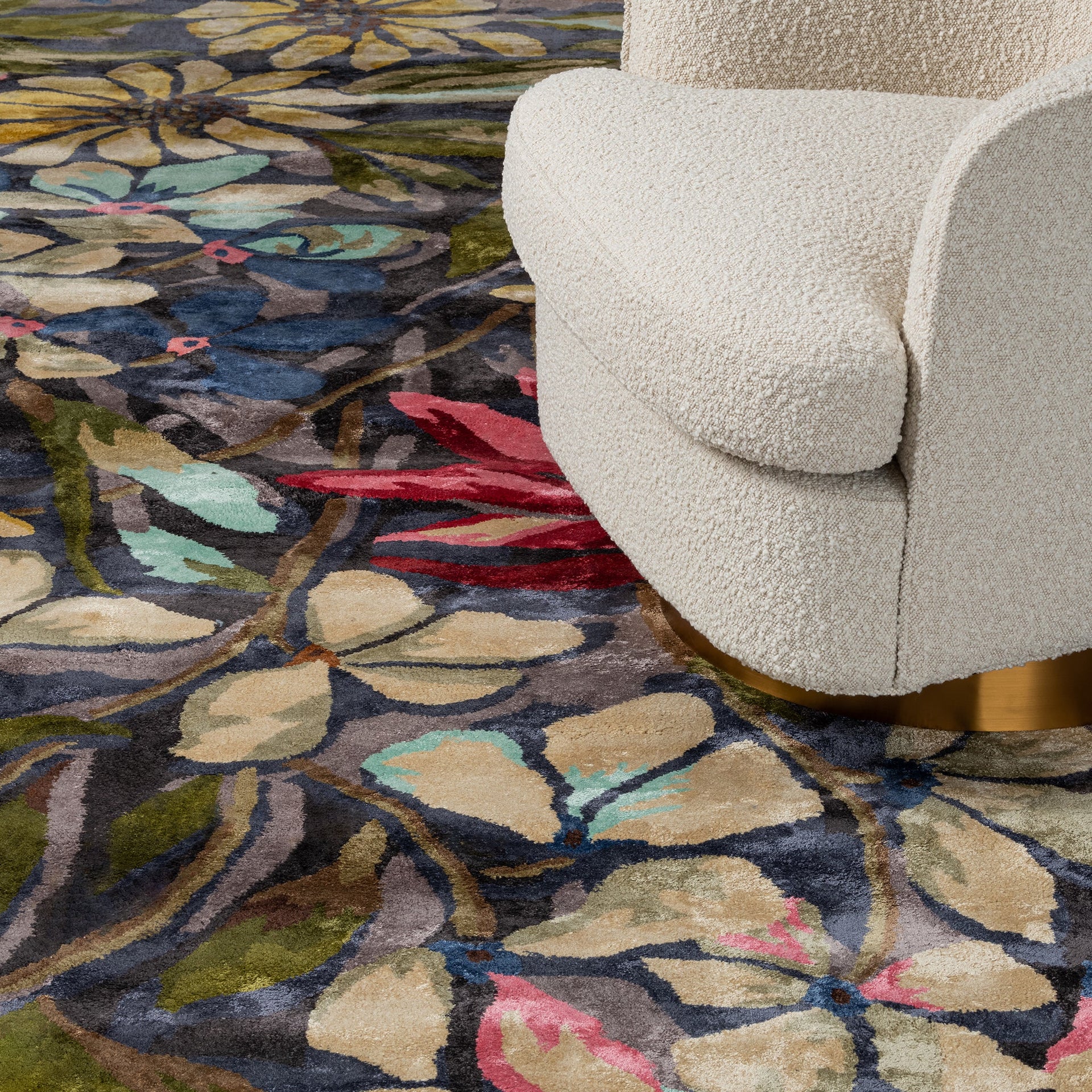 ROMANCE PETALS GRANDE CARPET